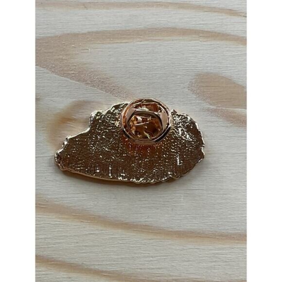 Red Glitter Cowboy Hat Enamel Pin With Gold-Tone Backing - Picture 3 of 3